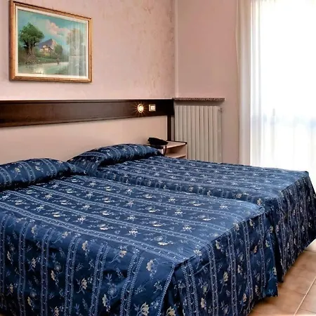 Hotel Bes Papa 3*